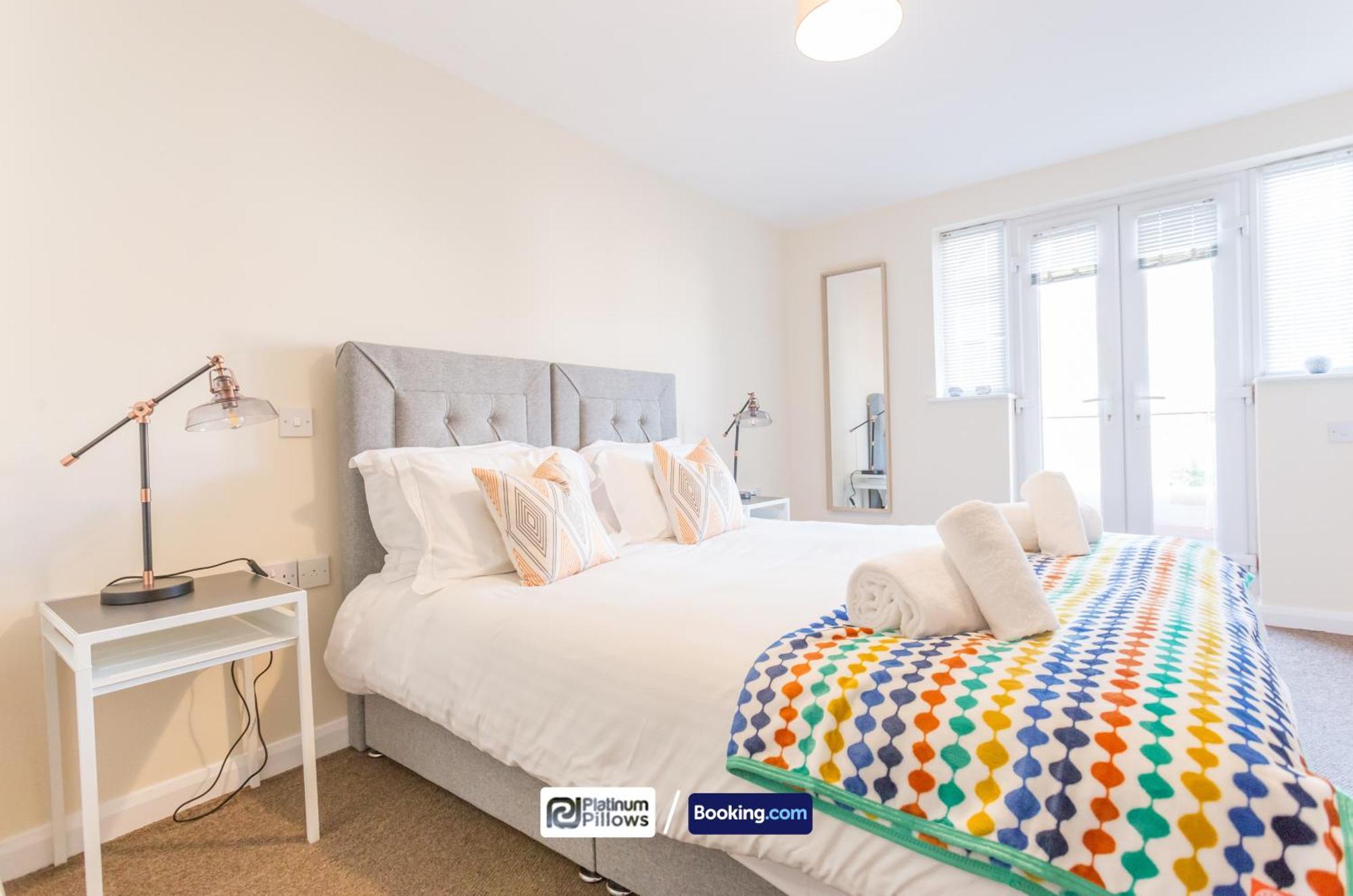 Modern Oxford 2 Bedroom Apartments, Families & Contractor Accommodation, Near John Radcliffe Hospital Exterior photo