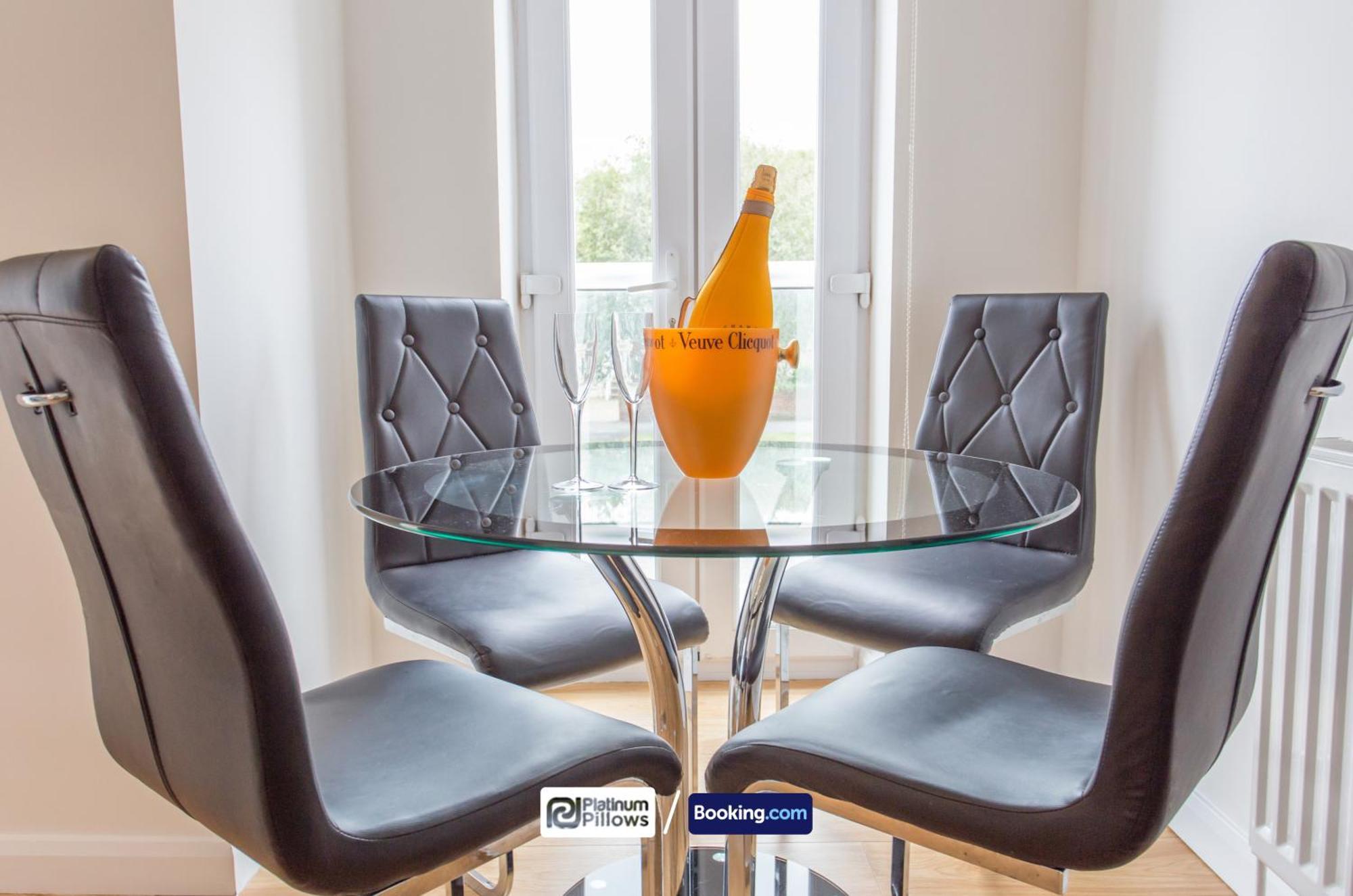 Modern Oxford 2 Bedroom Apartments, Families & Contractor Accommodation, Near John Radcliffe Hospital Exterior photo