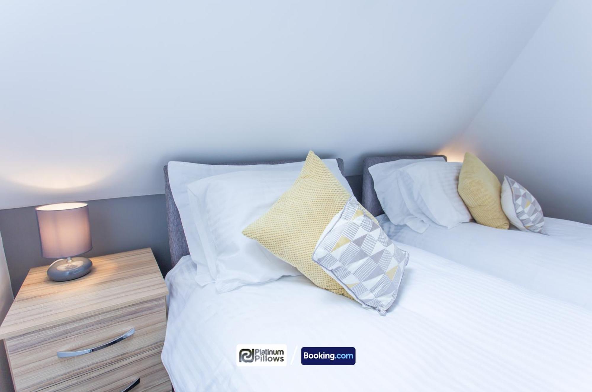 Modern Oxford 2 Bedroom Apartments, Families & Contractor Accommodation, Near John Radcliffe Hospital Exterior photo